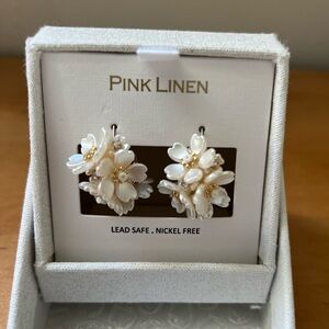 Mother of Pearl flower earrings